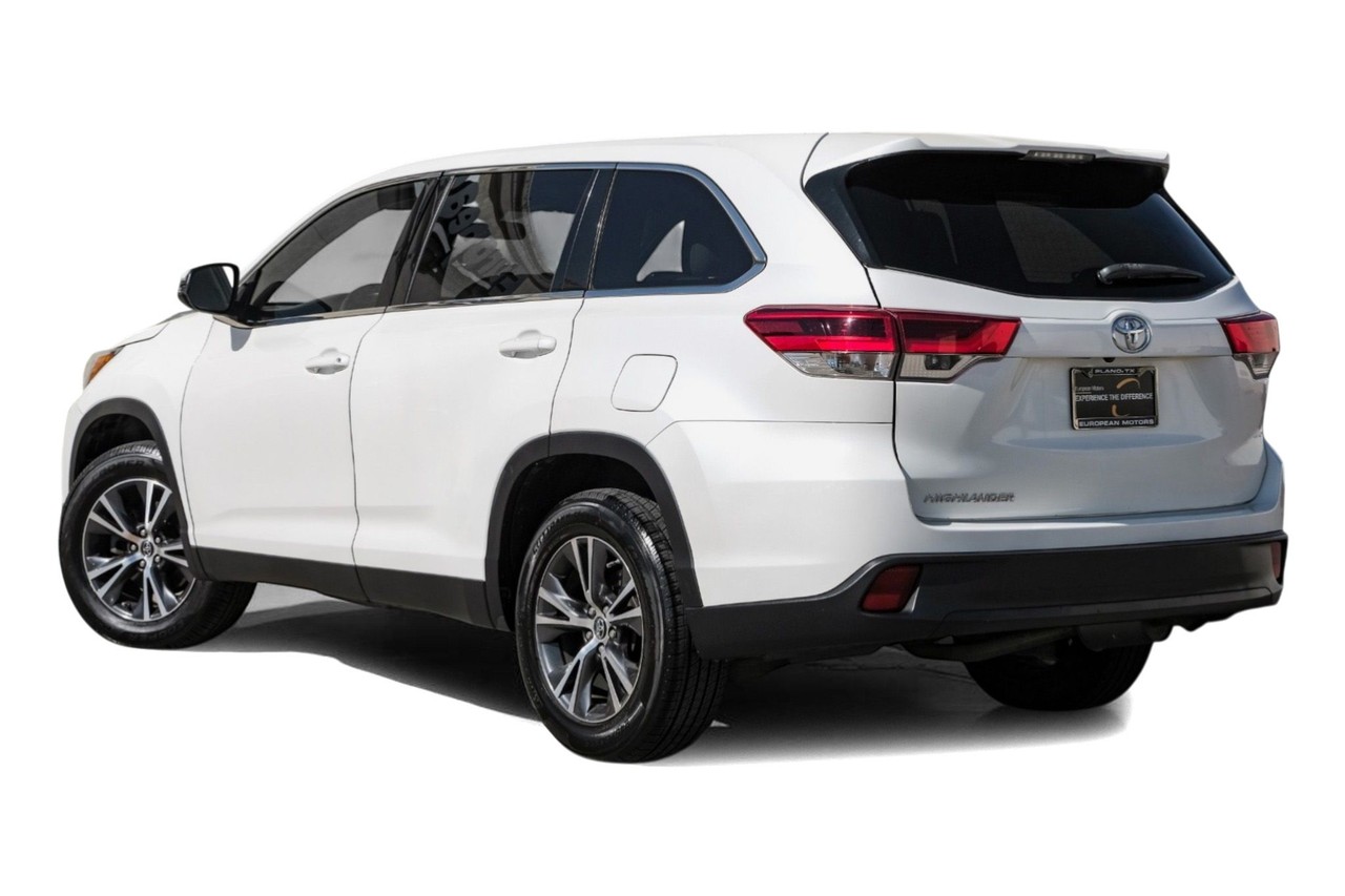 Toyota Highlander Vehicle Main Gallery Image 09