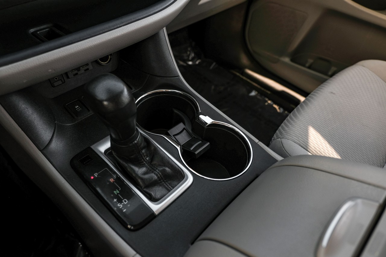 Toyota Highlander Vehicle Main Gallery Image 20