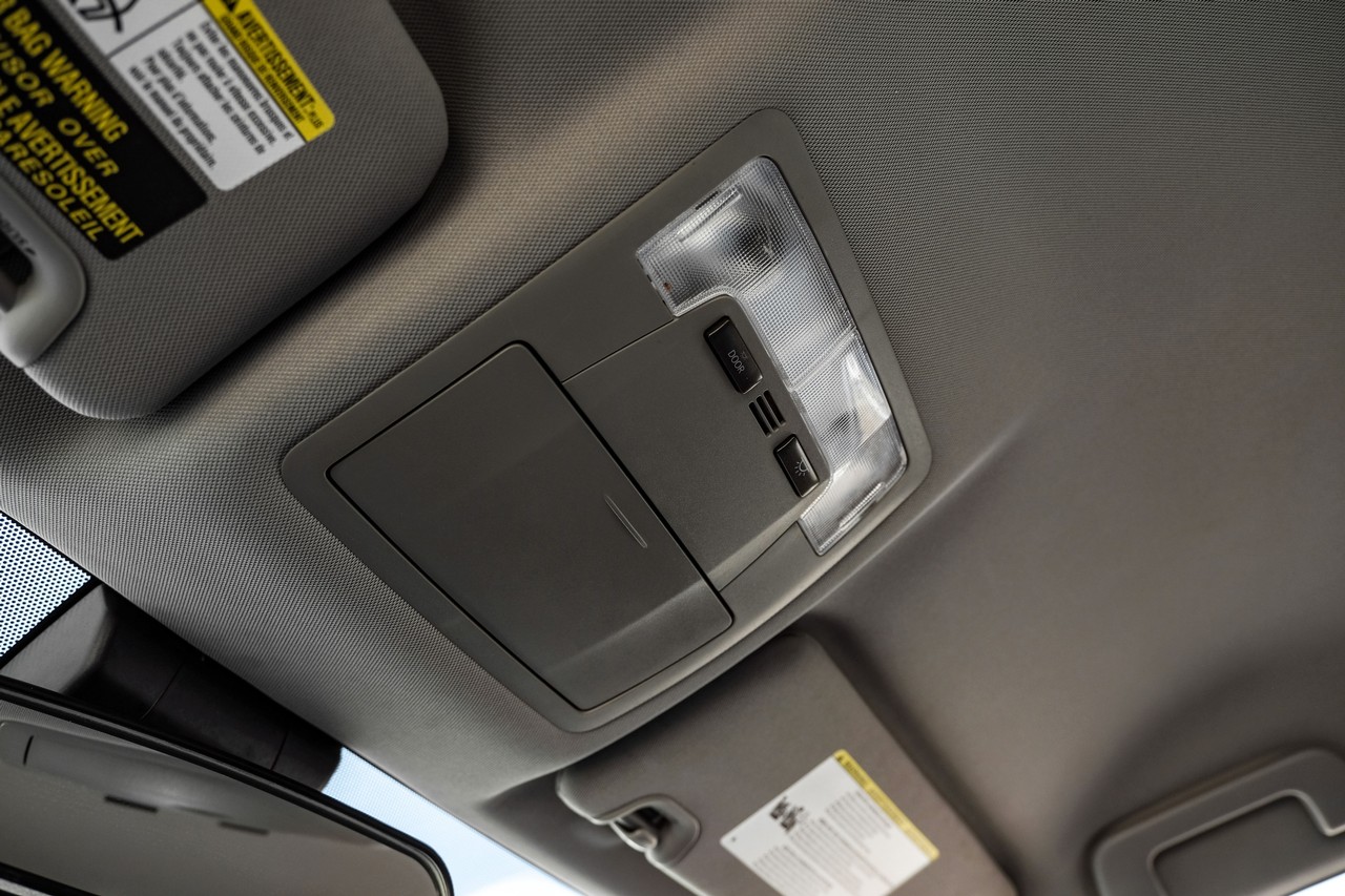 Toyota Highlander Vehicle Main Gallery Image 23