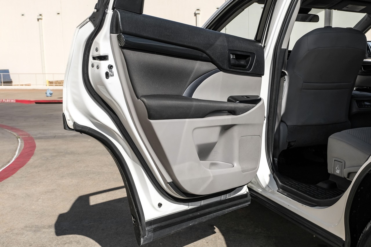 Toyota Highlander Vehicle Main Gallery Image 37