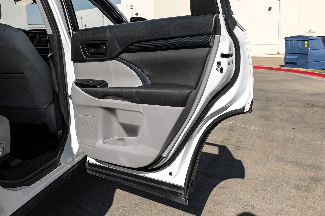 Toyota Highlander Vehicle Main Gallery Image 38
