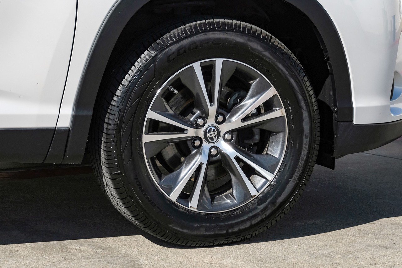 Toyota Highlander Vehicle Main Gallery Image 45