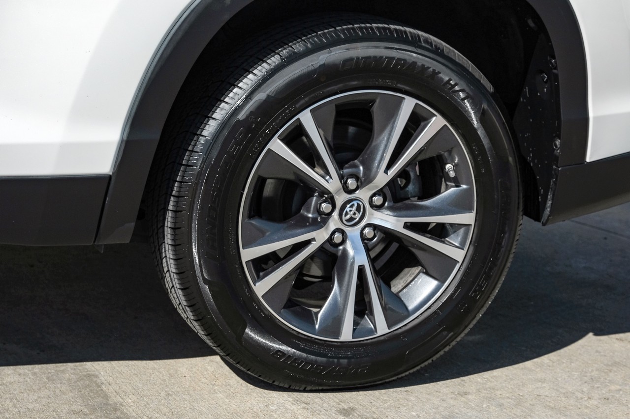 Toyota Highlander Vehicle Main Gallery Image 47