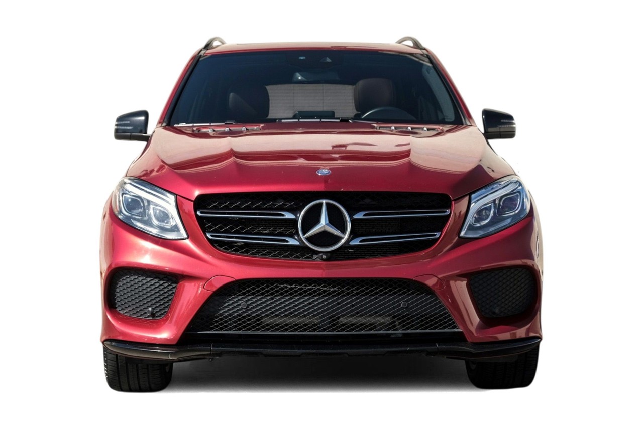 Mercedes-Benz GLE Vehicle Main Gallery Image 06