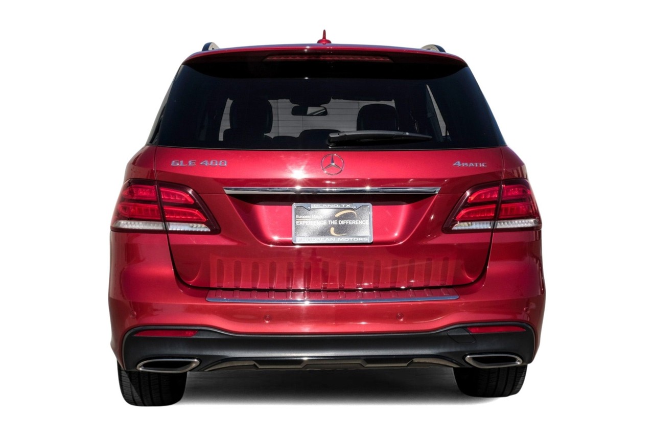 Mercedes-Benz GLE Vehicle Main Gallery Image 09