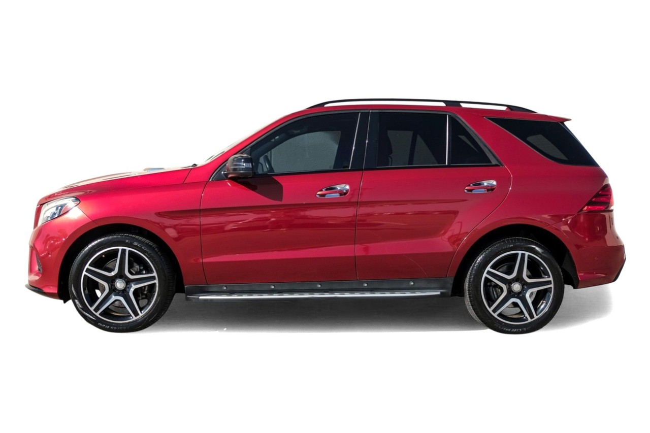Mercedes-Benz GLE Vehicle Main Gallery Image 11