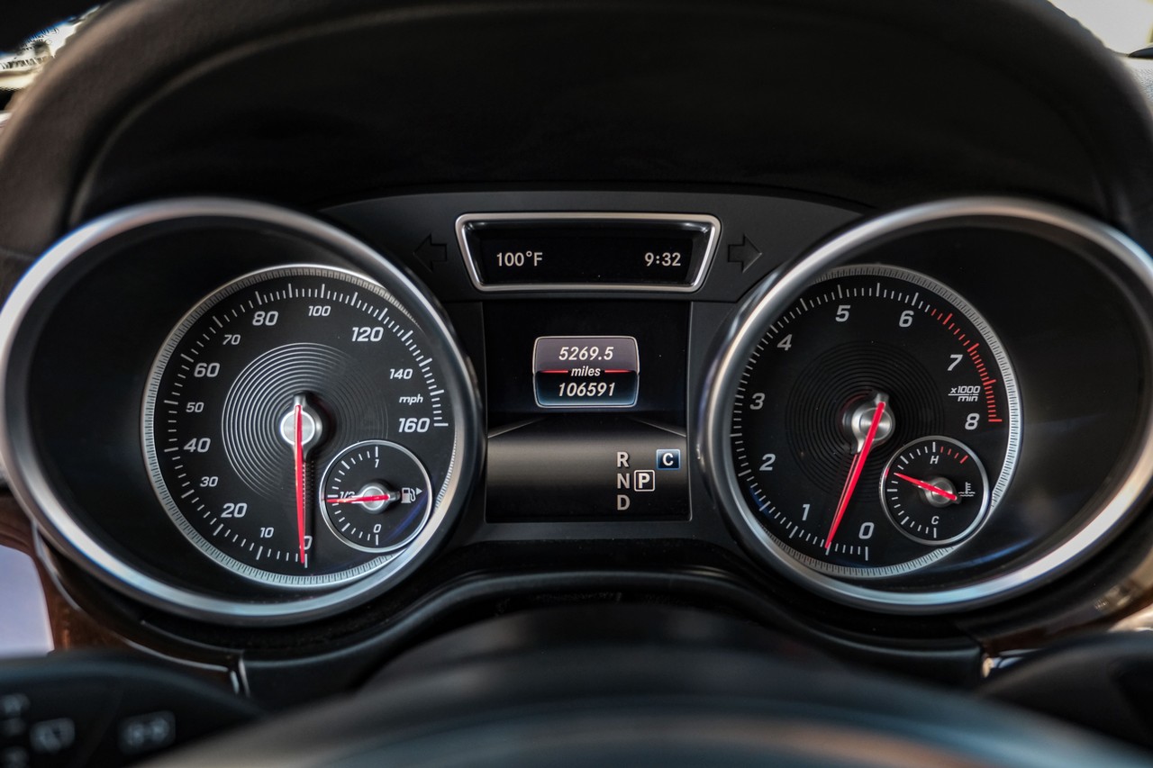 Mercedes-Benz GLE Vehicle Main Gallery Image 19