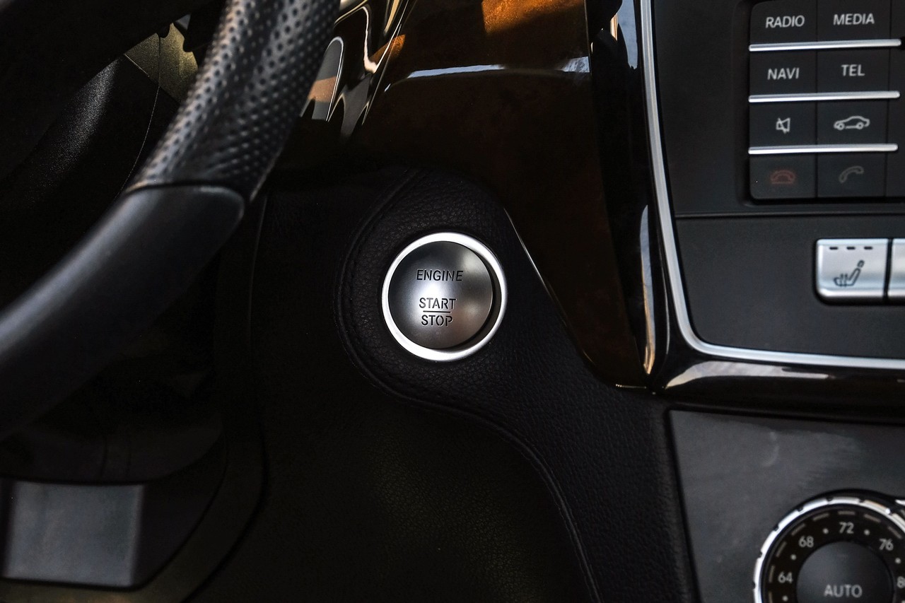 Mercedes-Benz GLE Vehicle Main Gallery Image 21