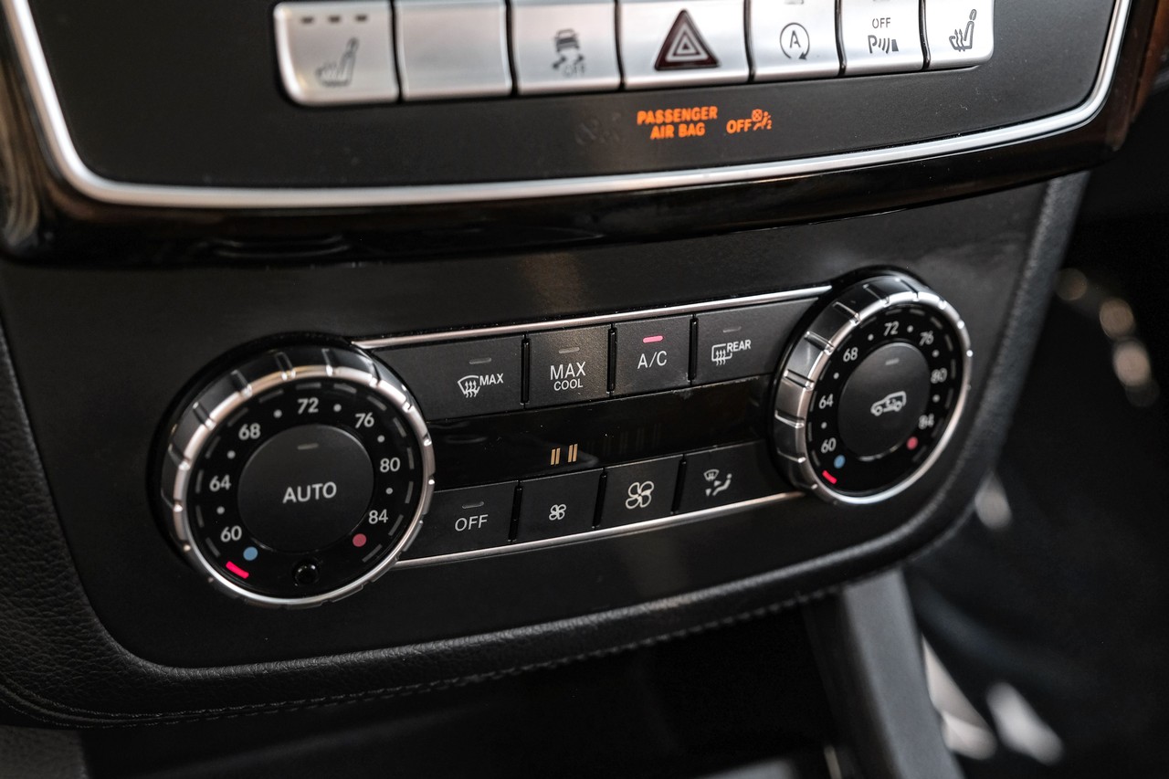 Mercedes-Benz GLE Vehicle Main Gallery Image 27