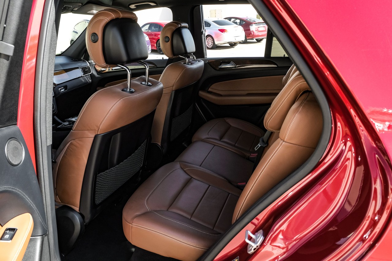 Mercedes-Benz GLE Vehicle Main Gallery Image 35