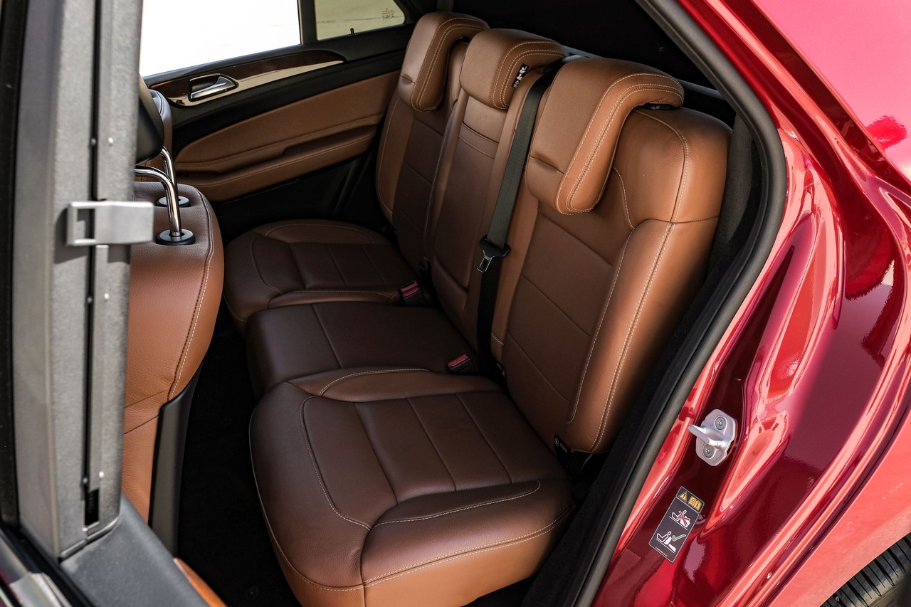 Mercedes-Benz GLE Vehicle Main Gallery Image 36