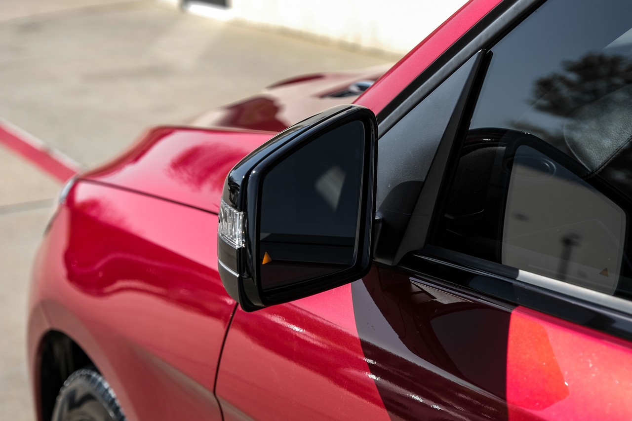 Mercedes-Benz GLE Vehicle Main Gallery Image 38