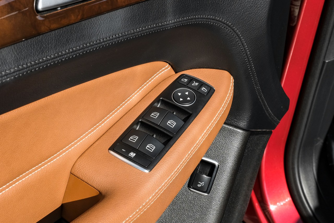 Mercedes-Benz GLE Vehicle Main Gallery Image 40