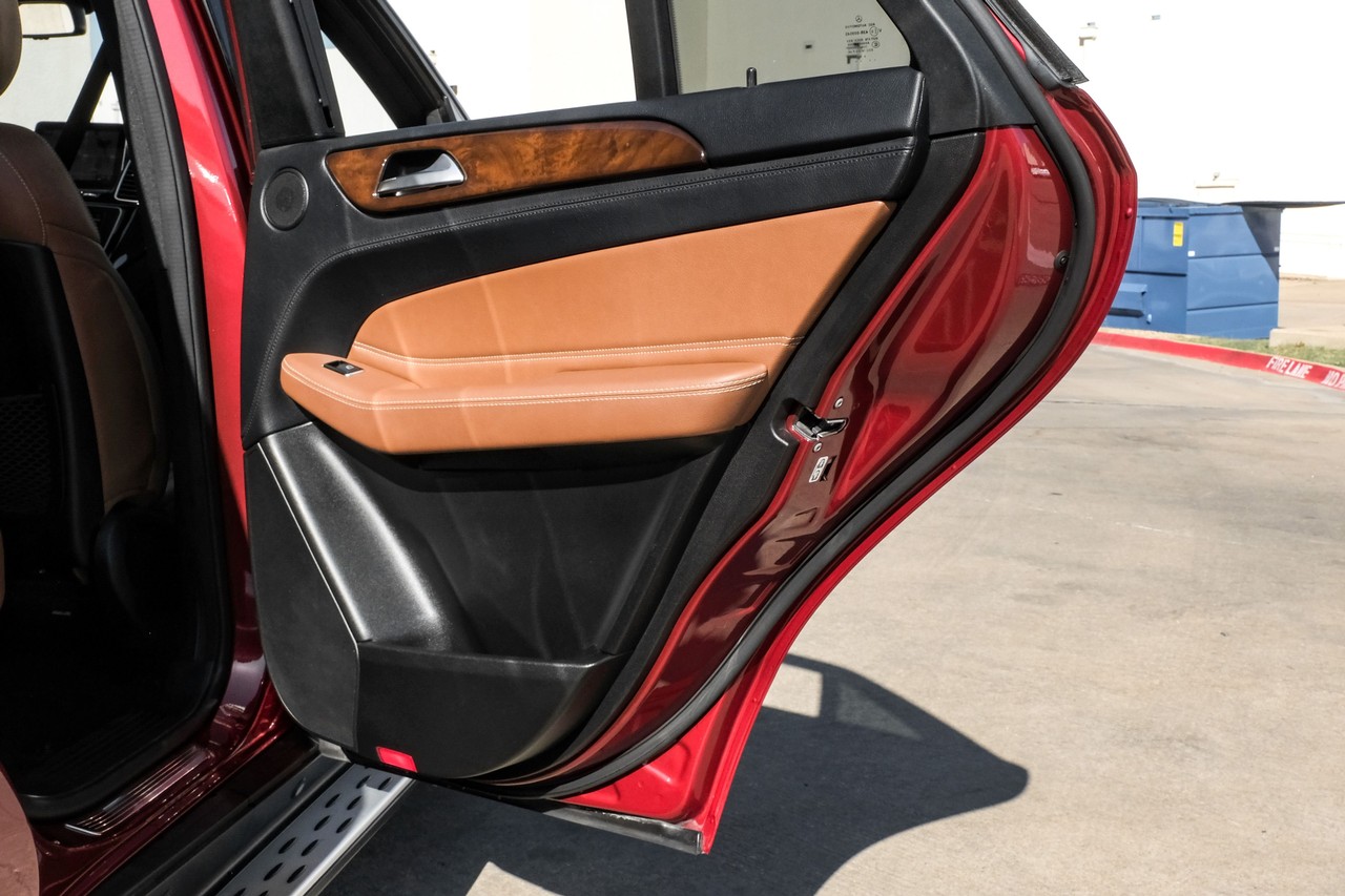 Mercedes-Benz GLE Vehicle Main Gallery Image 44