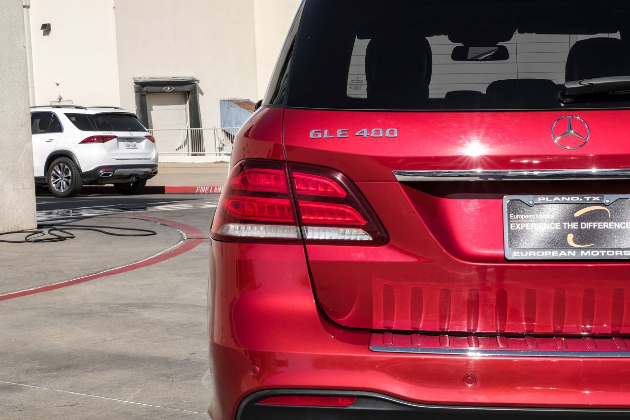 Mercedes-Benz GLE Vehicle Main Gallery Image 46