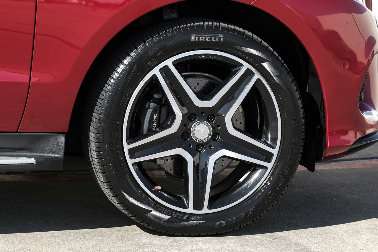 Mercedes-Benz GLE Vehicle Main Gallery Image 51