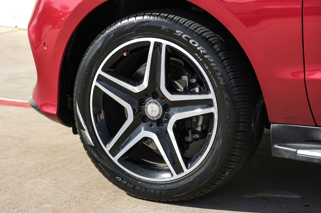 Mercedes-Benz GLE Vehicle Main Gallery Image 52