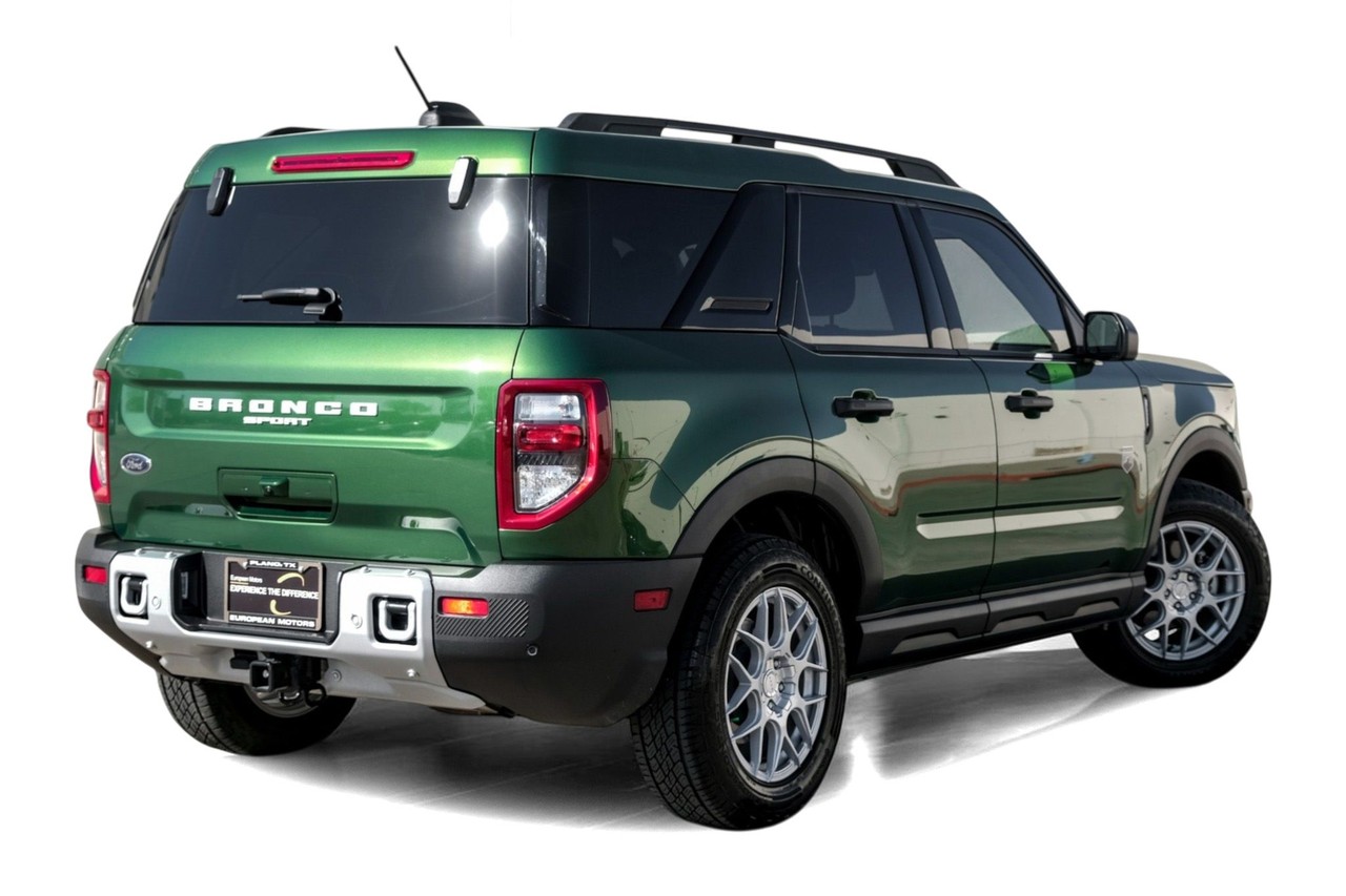 Ford Bronco Sport Vehicle Main Gallery Image 08