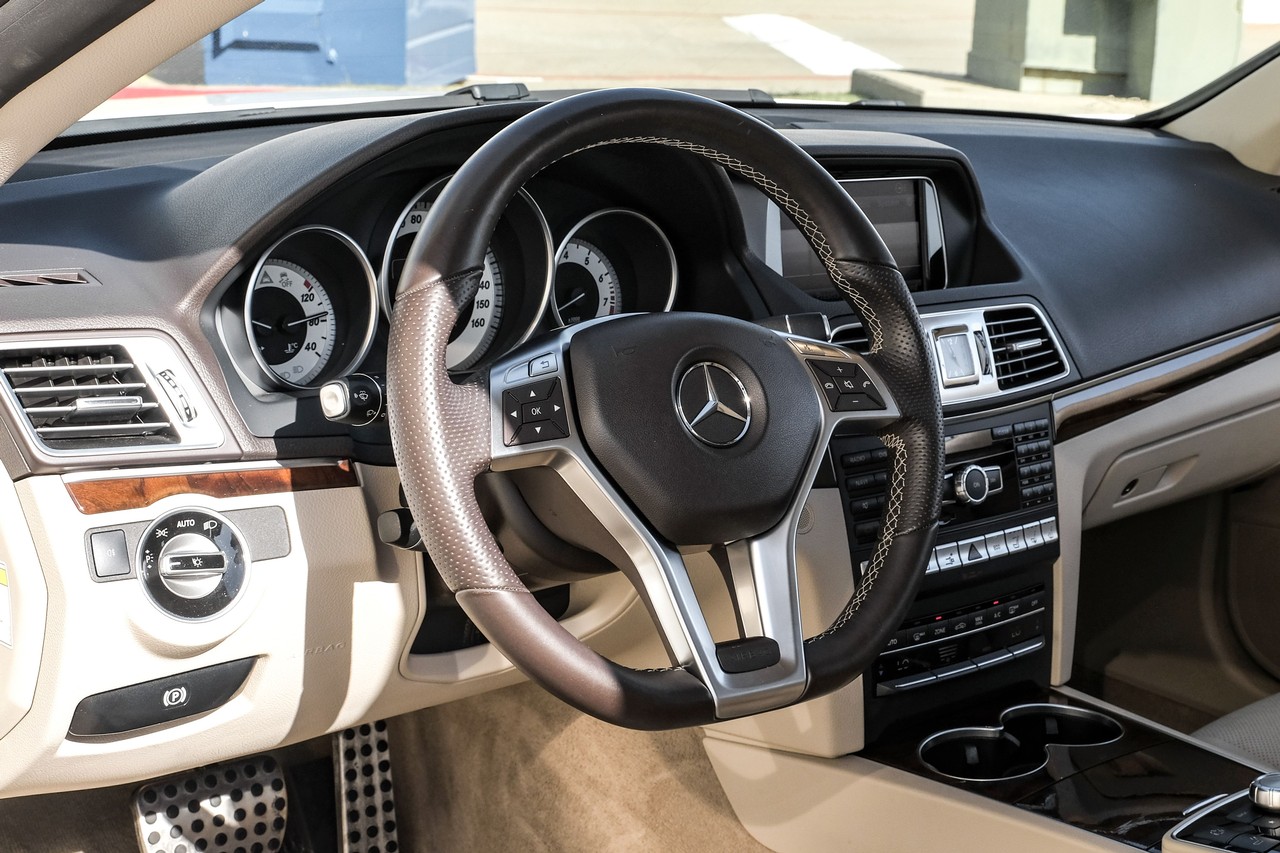 Mercedes-Benz E 550 Vehicle Main Gallery Image 15