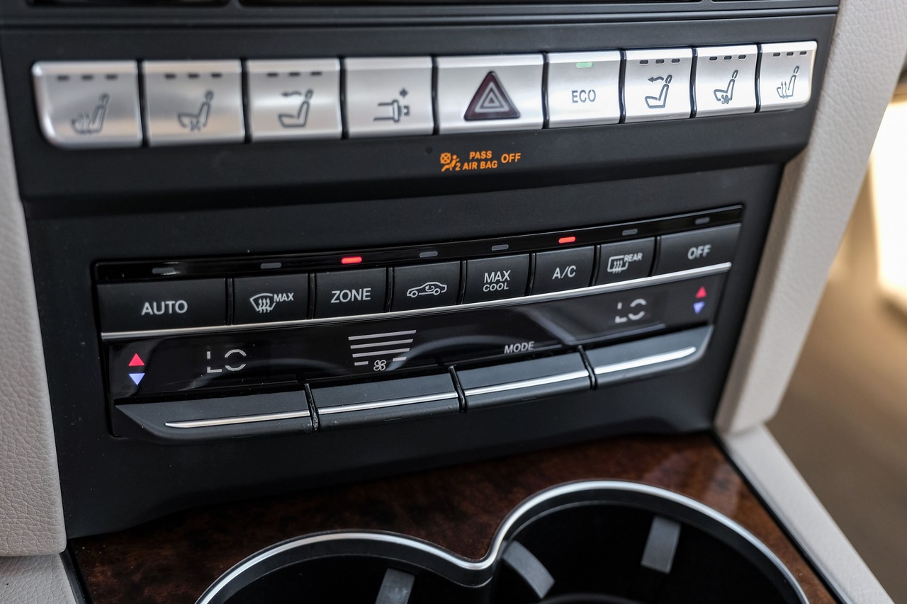 Mercedes-Benz E 550 Vehicle Main Gallery Image 20