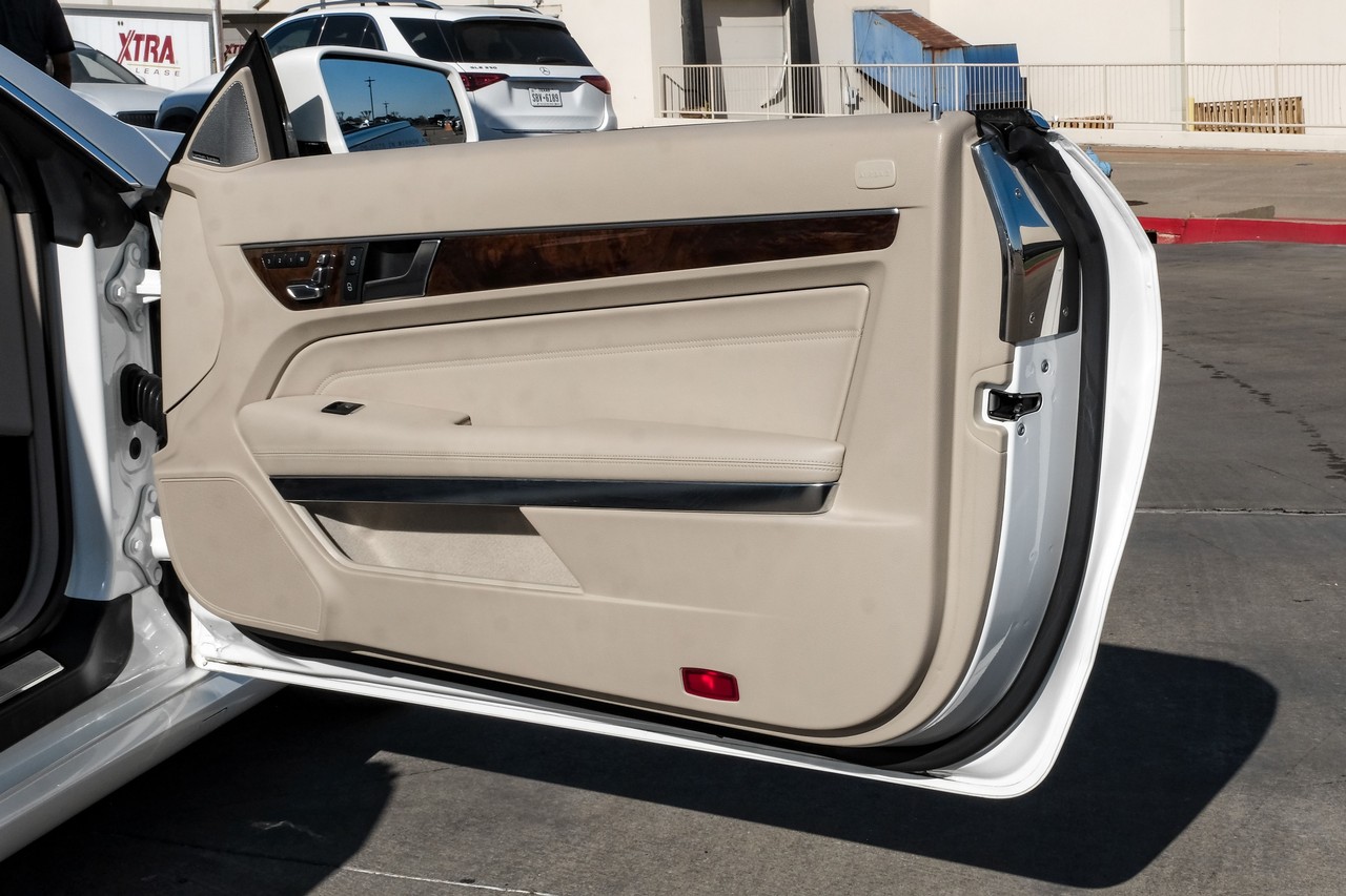 Mercedes-Benz E 550 Vehicle Main Gallery Image 36