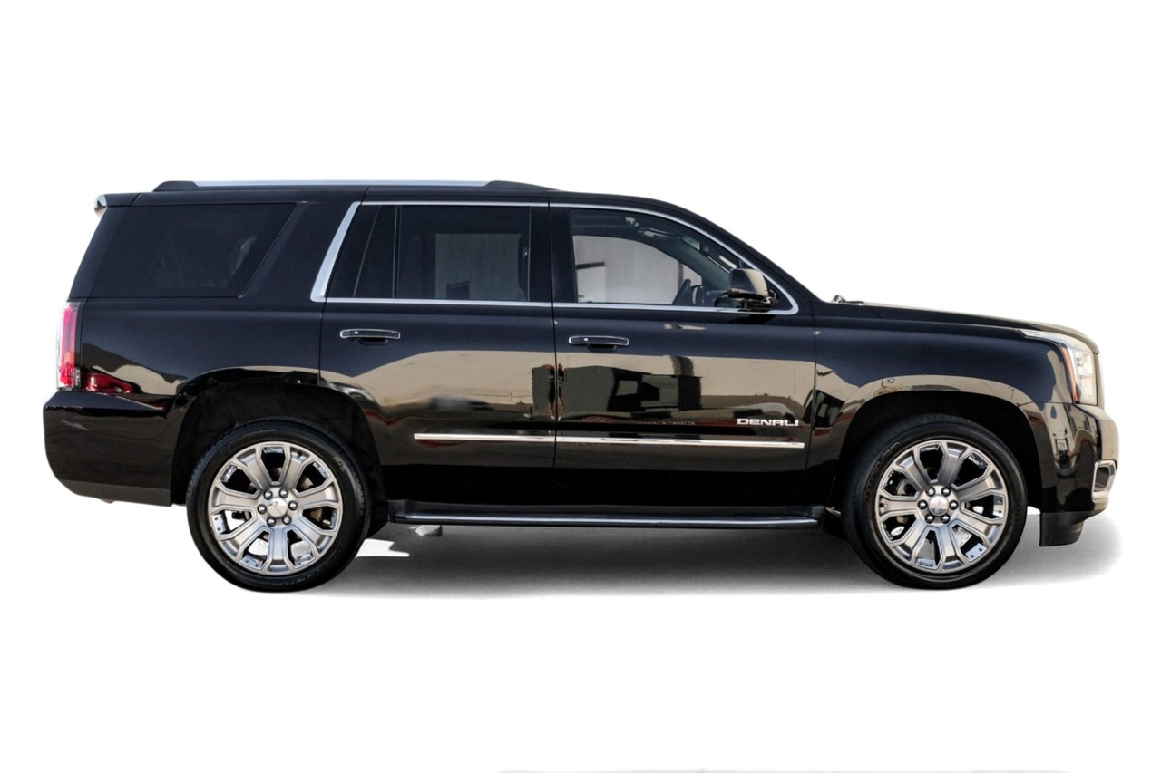 GMC Yukon Vehicle Main Gallery Image 07