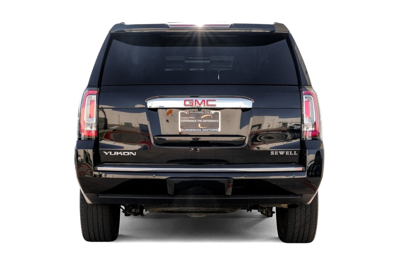 GMC Yukon Vehicle Main Gallery Image 09