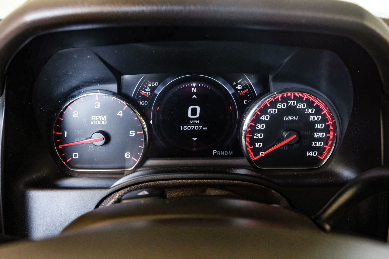 GMC Yukon Vehicle Main Gallery Image 19