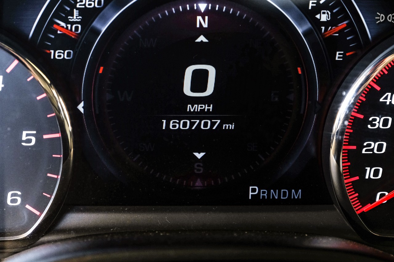 GMC Yukon Vehicle Main Gallery Image 20