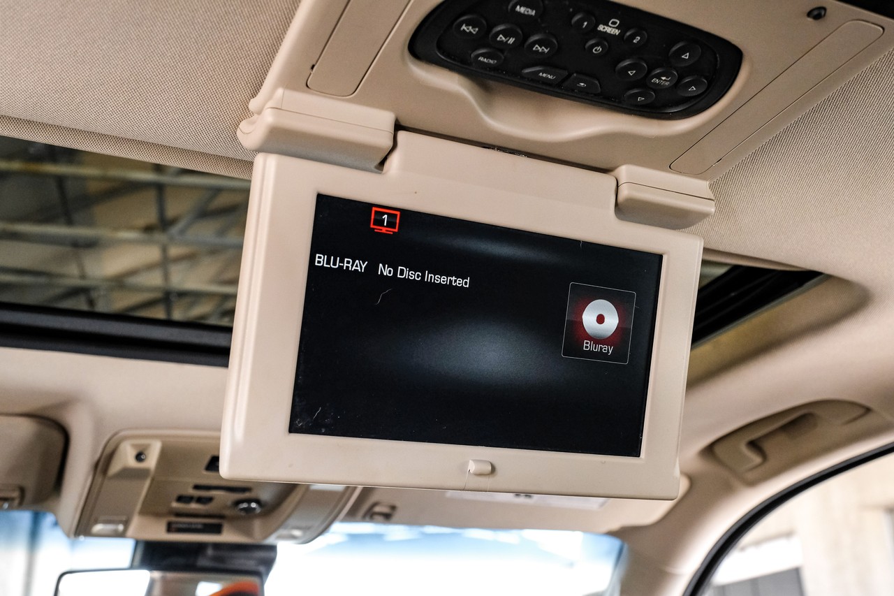 GMC Yukon Vehicle Main Gallery Image 42