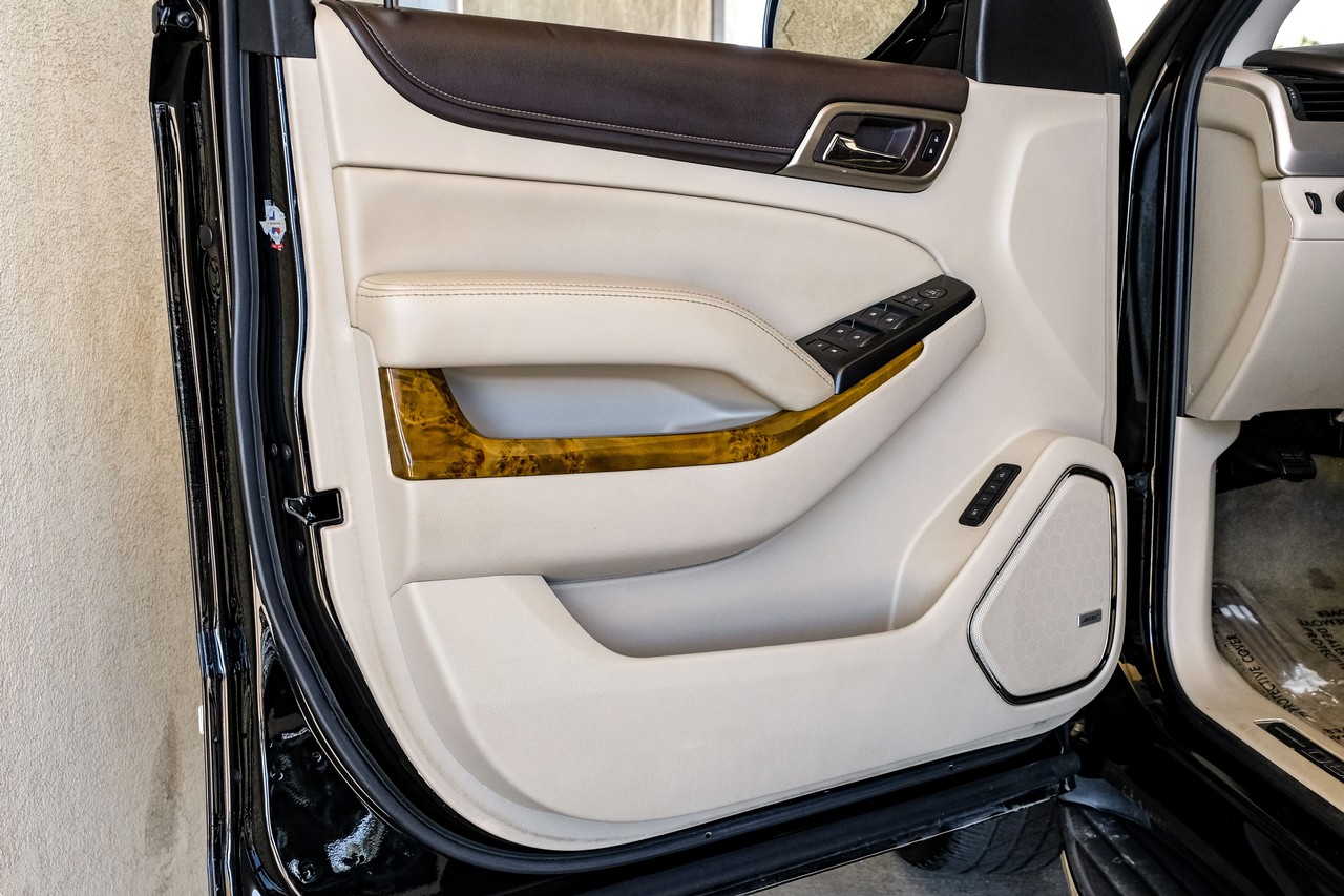 GMC Yukon Vehicle Main Gallery Image 48