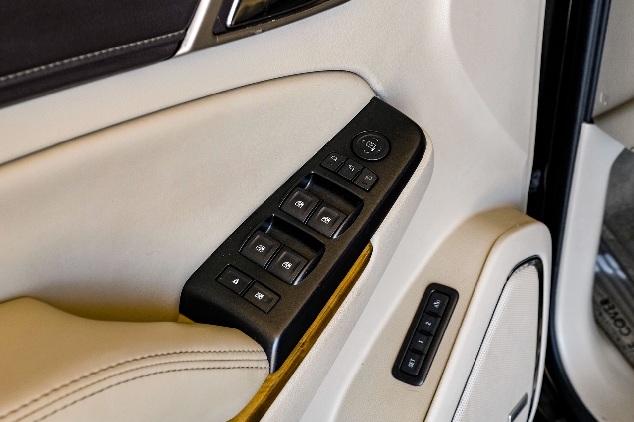 GMC Yukon Vehicle Main Gallery Image 49