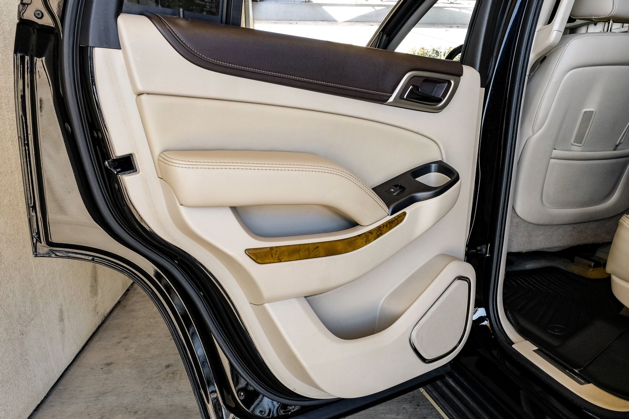 GMC Yukon Vehicle Main Gallery Image 51