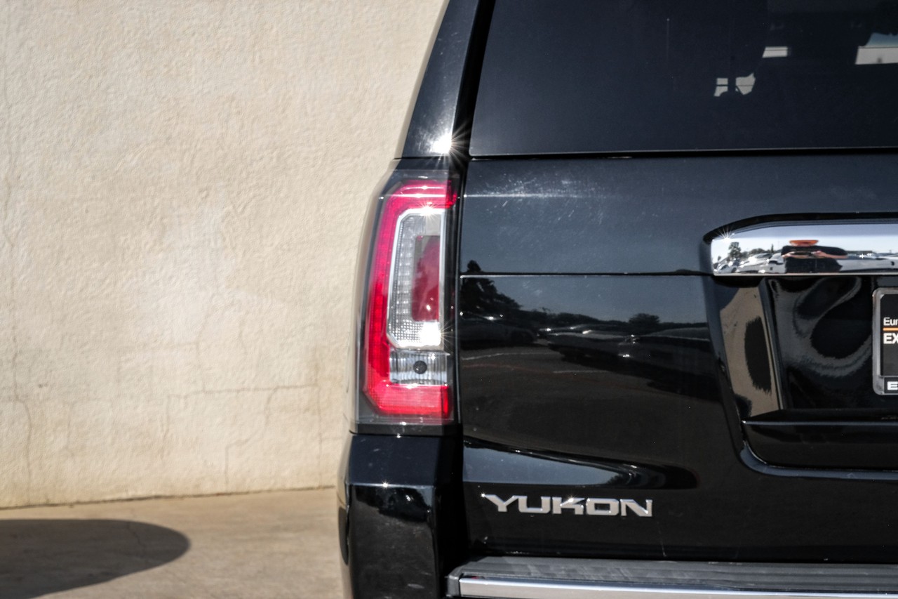 GMC Yukon Vehicle Main Gallery Image 53