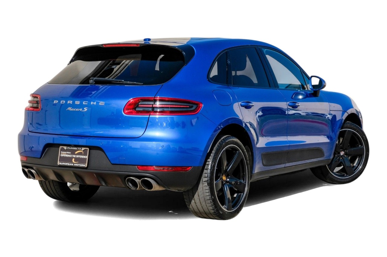 Porsche Macan Vehicle Main Gallery Image 09