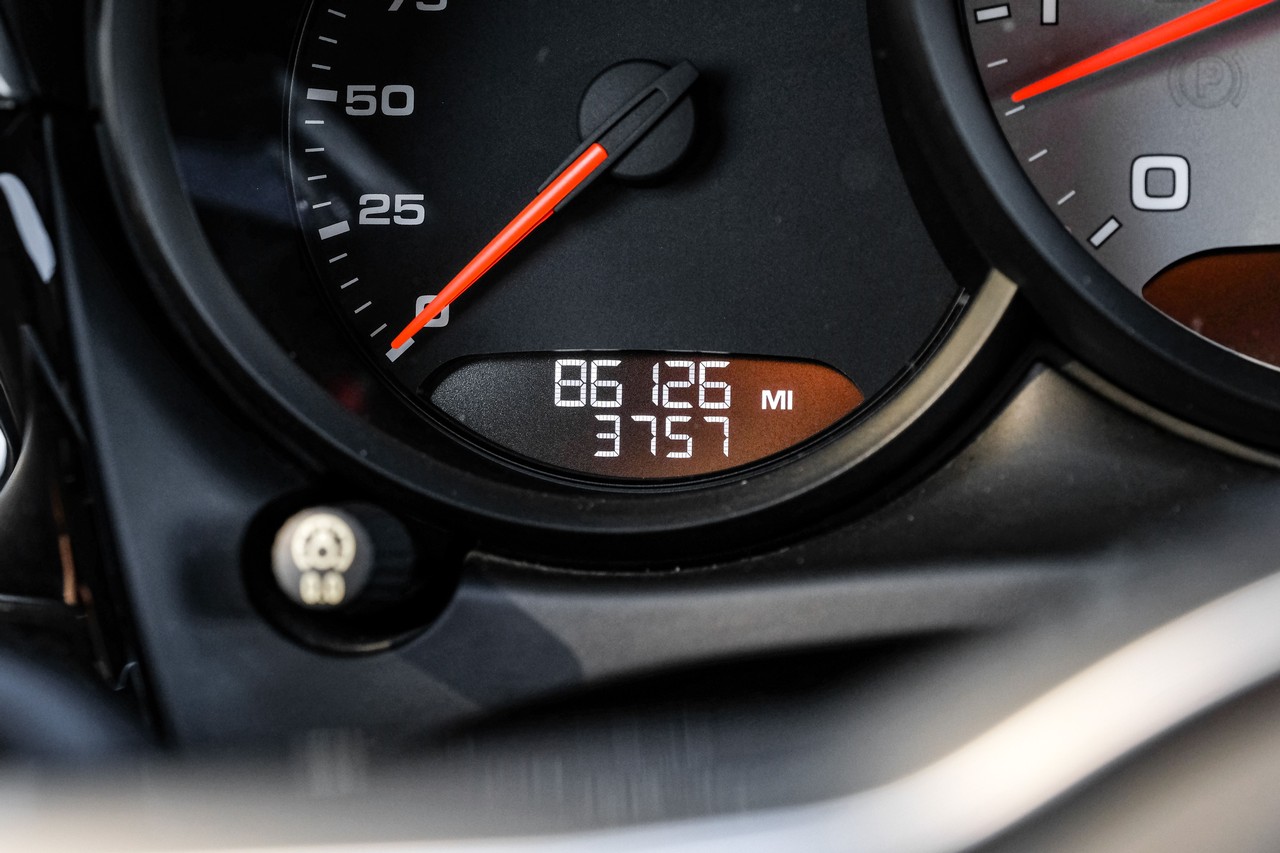 Porsche Macan Vehicle Main Gallery Image 21