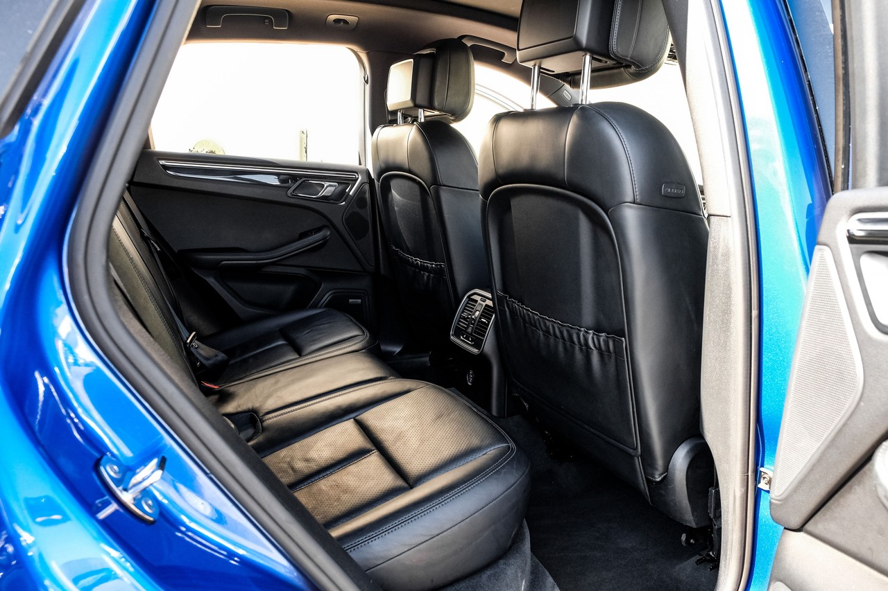 Porsche Macan Vehicle Main Gallery Image 36