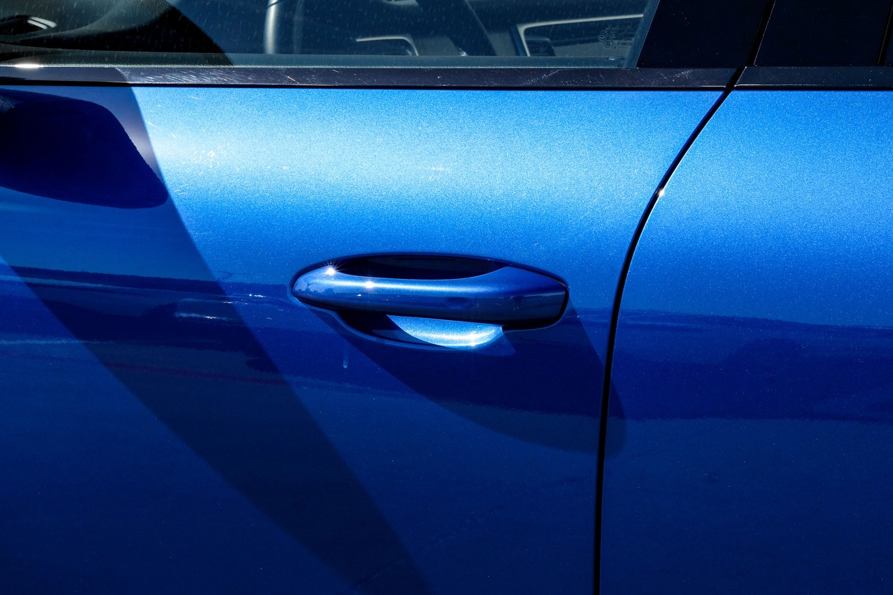 Porsche Macan Vehicle Main Gallery Image 39