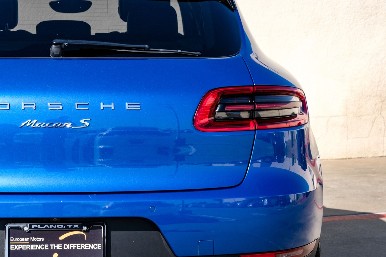 Porsche Macan Vehicle Main Gallery Image 46