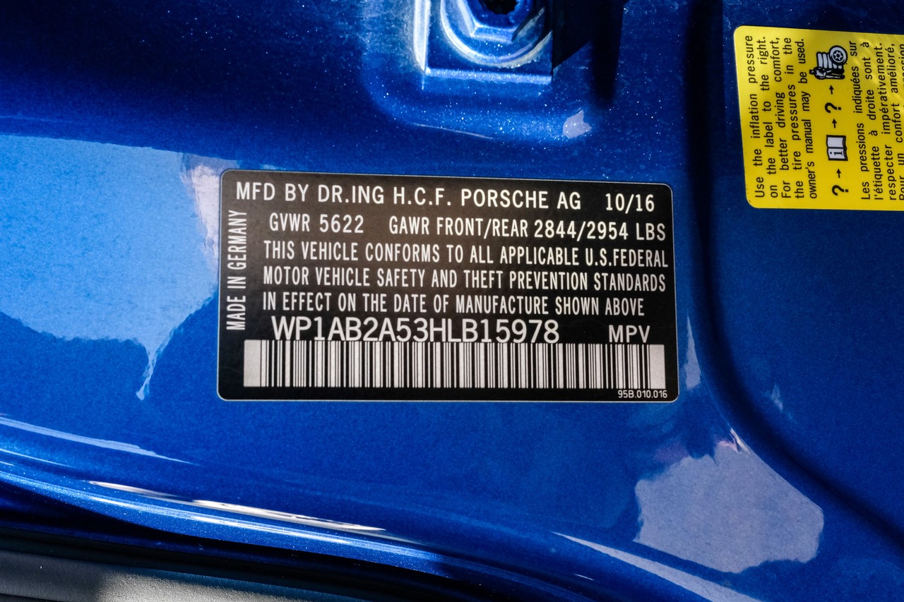 Porsche Macan Vehicle Main Gallery Image 52