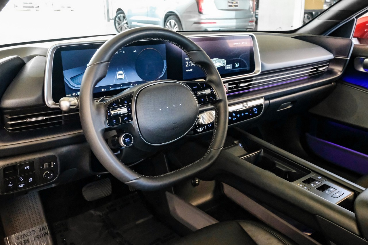 Hyundai IONIQ 6 Vehicle Main Gallery Image 03