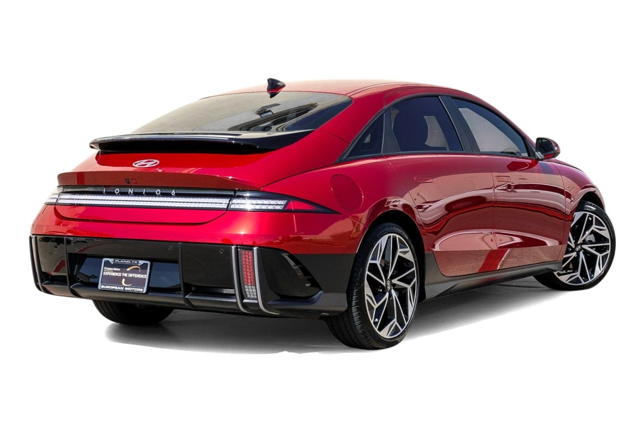 Hyundai IONIQ 6 Vehicle Main Gallery Image 08