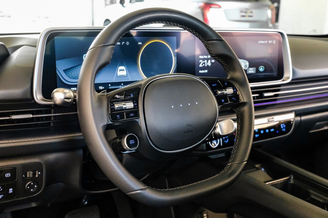 Hyundai IONIQ 6 Vehicle Main Gallery Image 15