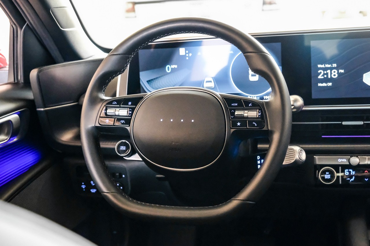 Hyundai IONIQ 6 Vehicle Main Gallery Image 16