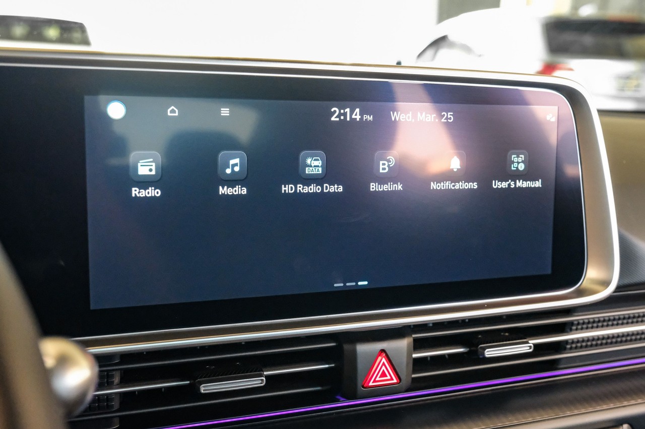 Hyundai IONIQ 6 Vehicle Main Gallery Image 26