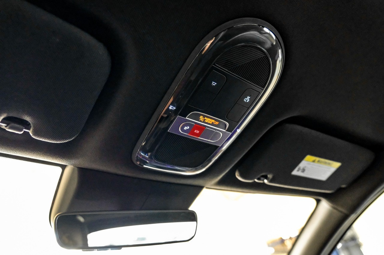 Hyundai IONIQ 6 Vehicle Main Gallery Image 27