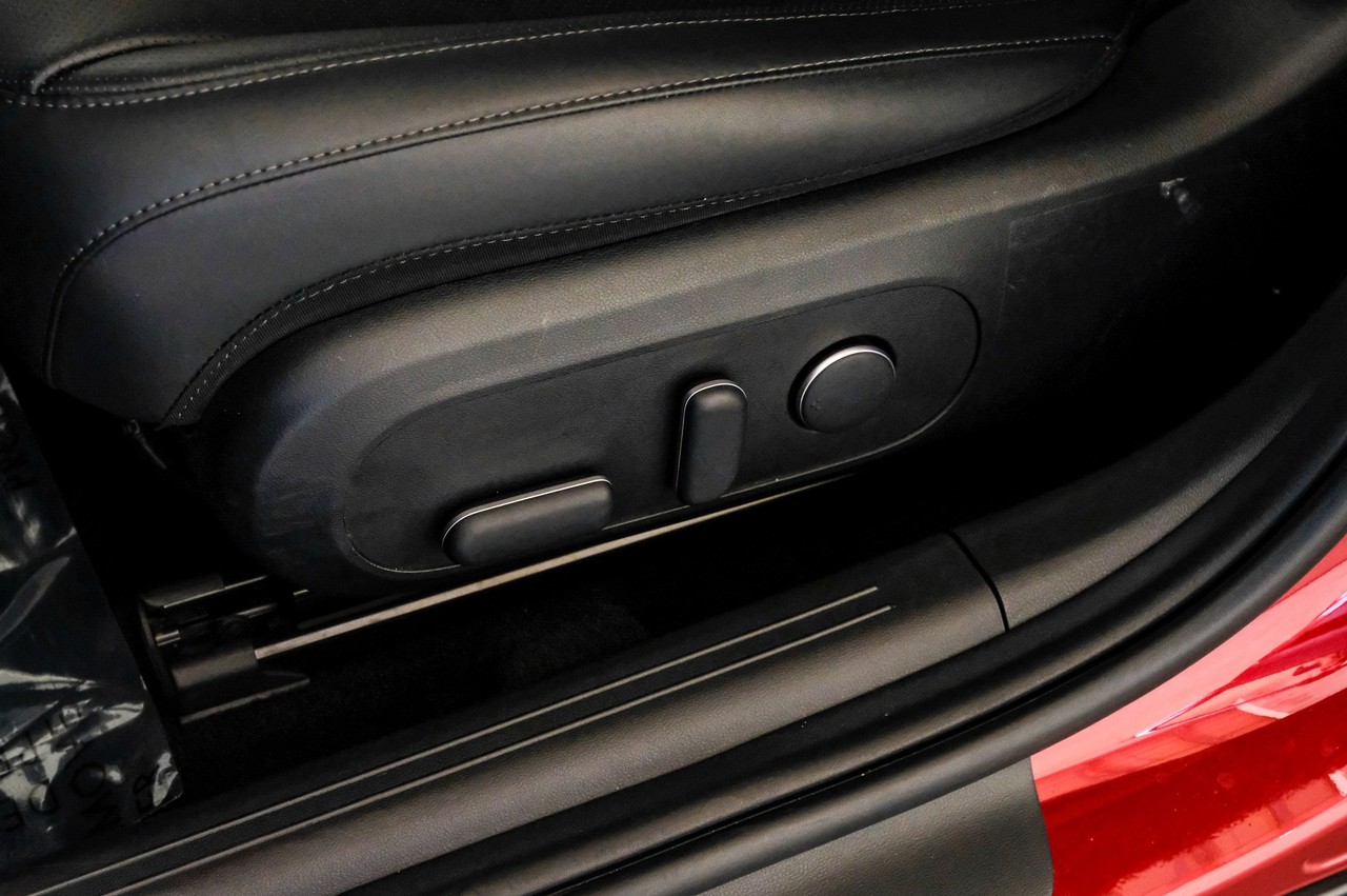 Hyundai IONIQ 6 Vehicle Main Gallery Image 30