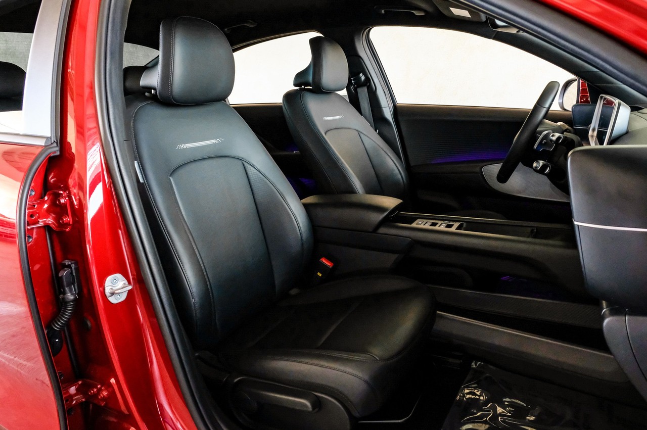 Hyundai IONIQ 6 Vehicle Main Gallery Image 32