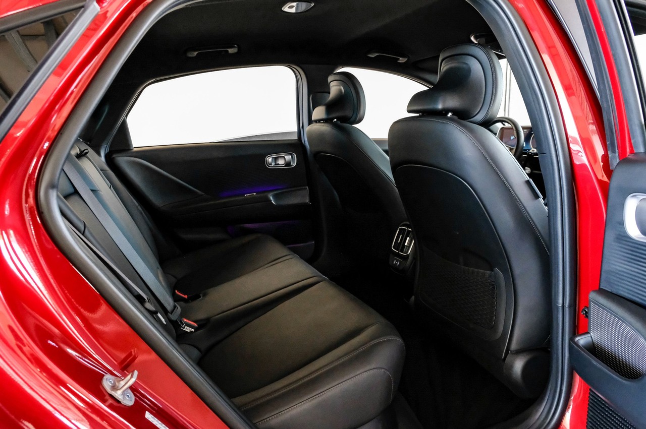 Hyundai IONIQ 6 Vehicle Main Gallery Image 34