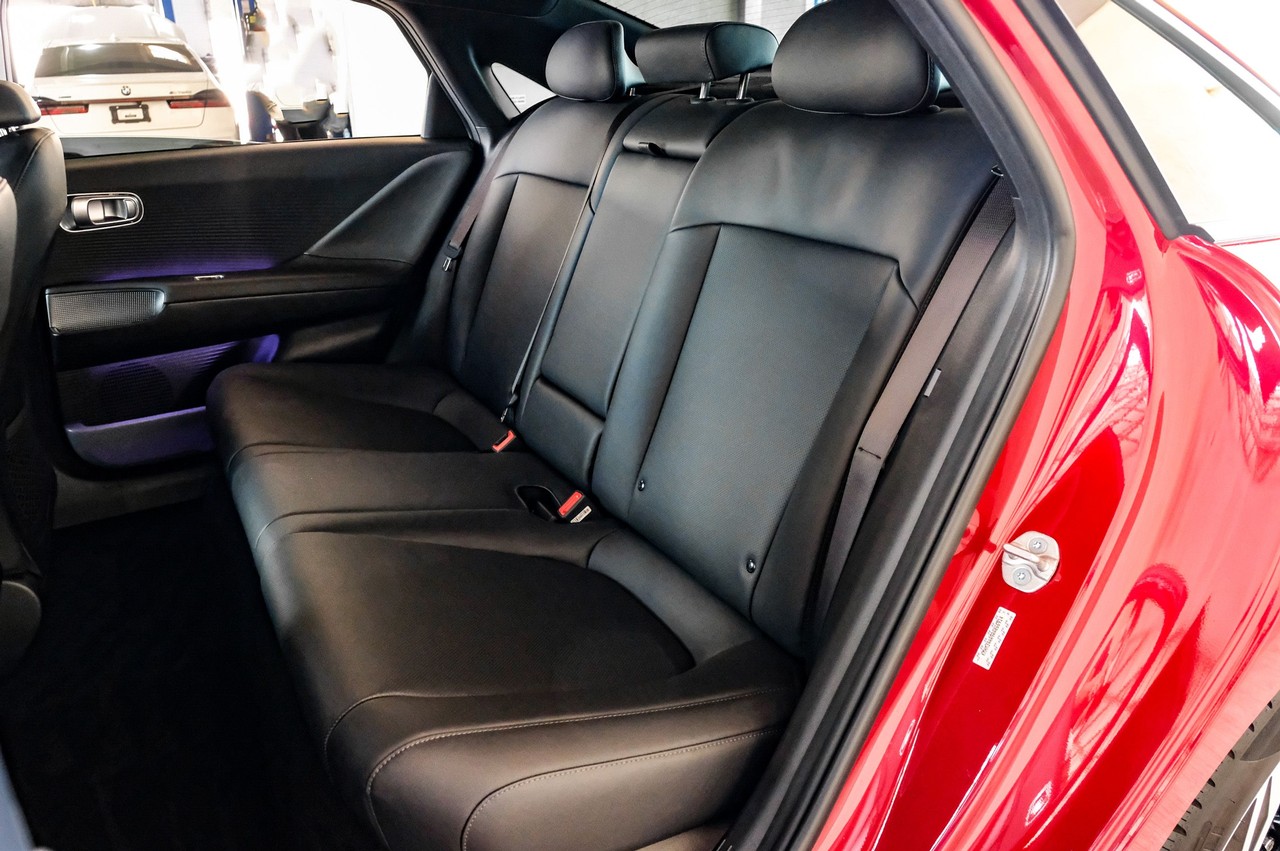 Hyundai IONIQ 6 Vehicle Main Gallery Image 37